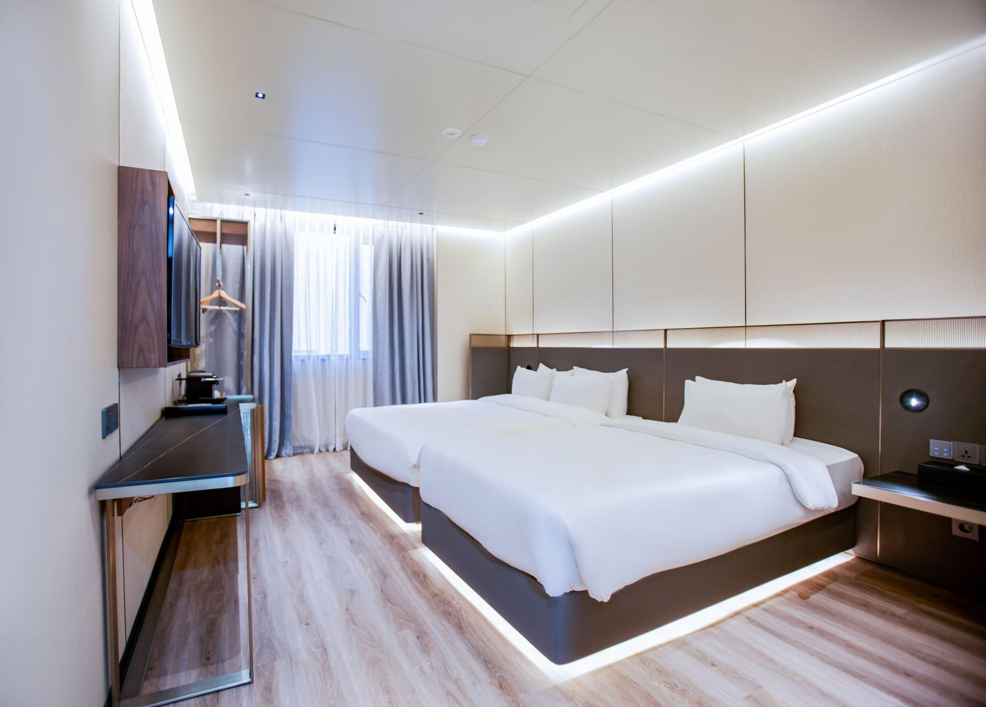Amber Hotel