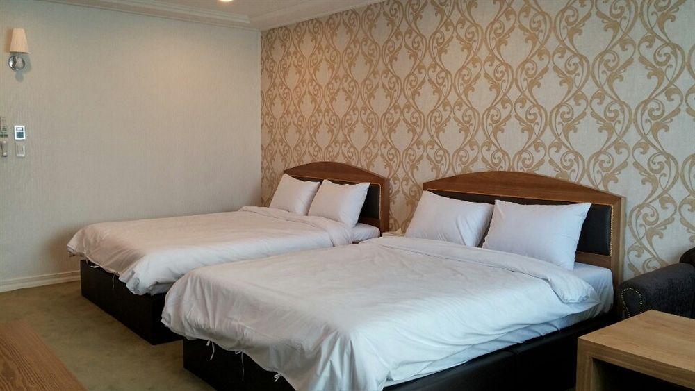 Amber Hotel