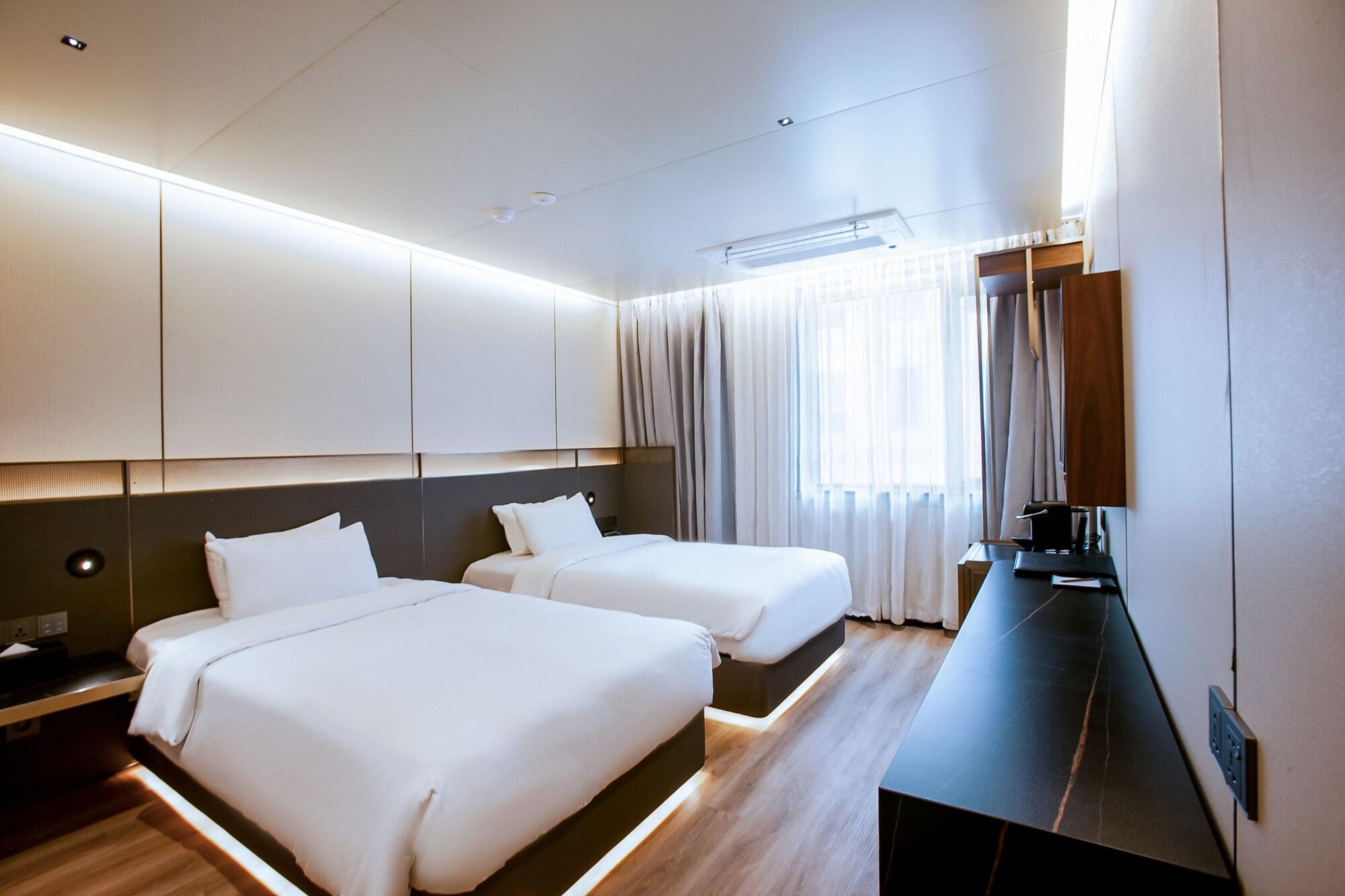 Hotel Amber 4*